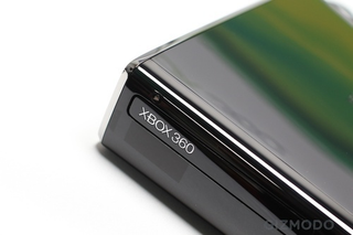 Illustration for article titled The New Xbox 360 in Person: So Glossy It Hurts